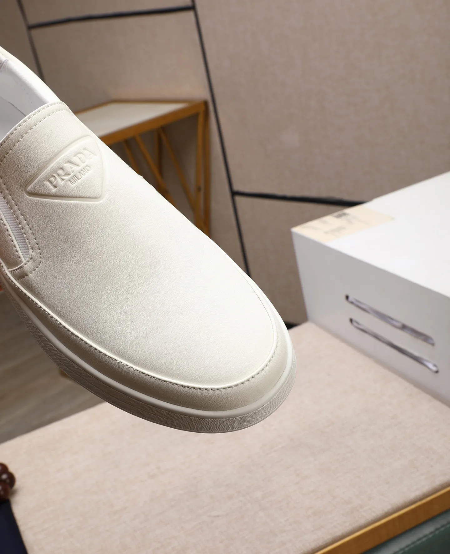 Men's men's shoes 💰440 🌹🌹[PRADA—Prada] latest model 🙈original replica! 👟👟👟Available here. The workmanship is top-notch. The upper is made of Italian 🇮🇹Imported calfskin. ❗️Breathable genuine leather lining @Suitable for travel. The original version has an enlarged engraved sole, making it suitable for all kinds of travels, showing low-key luxury. Let quality speak for itself. Color: Size: 38-44